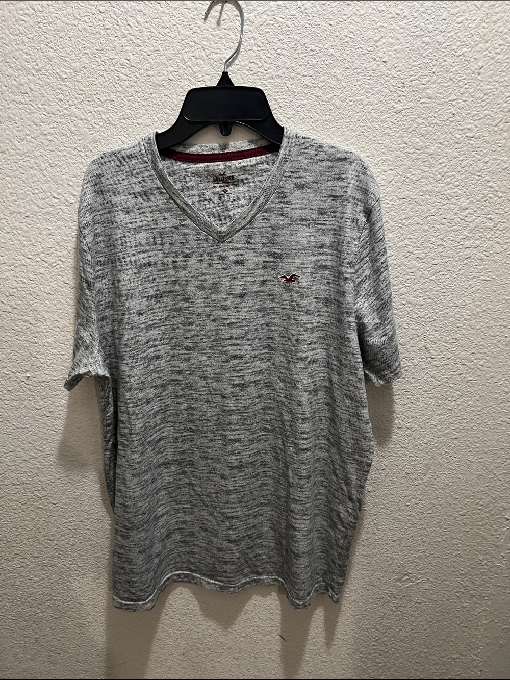 Hollister Heather Gray V-Neck Short Sleeve Tee